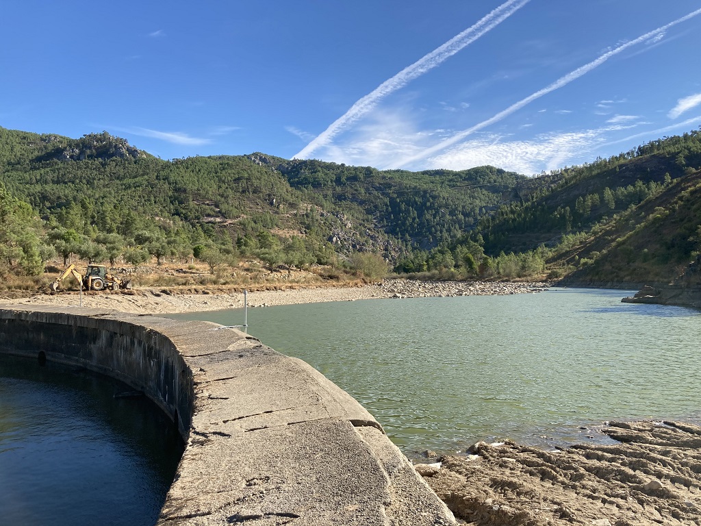 Manutencao das Comportas Rio Ocreza 3
